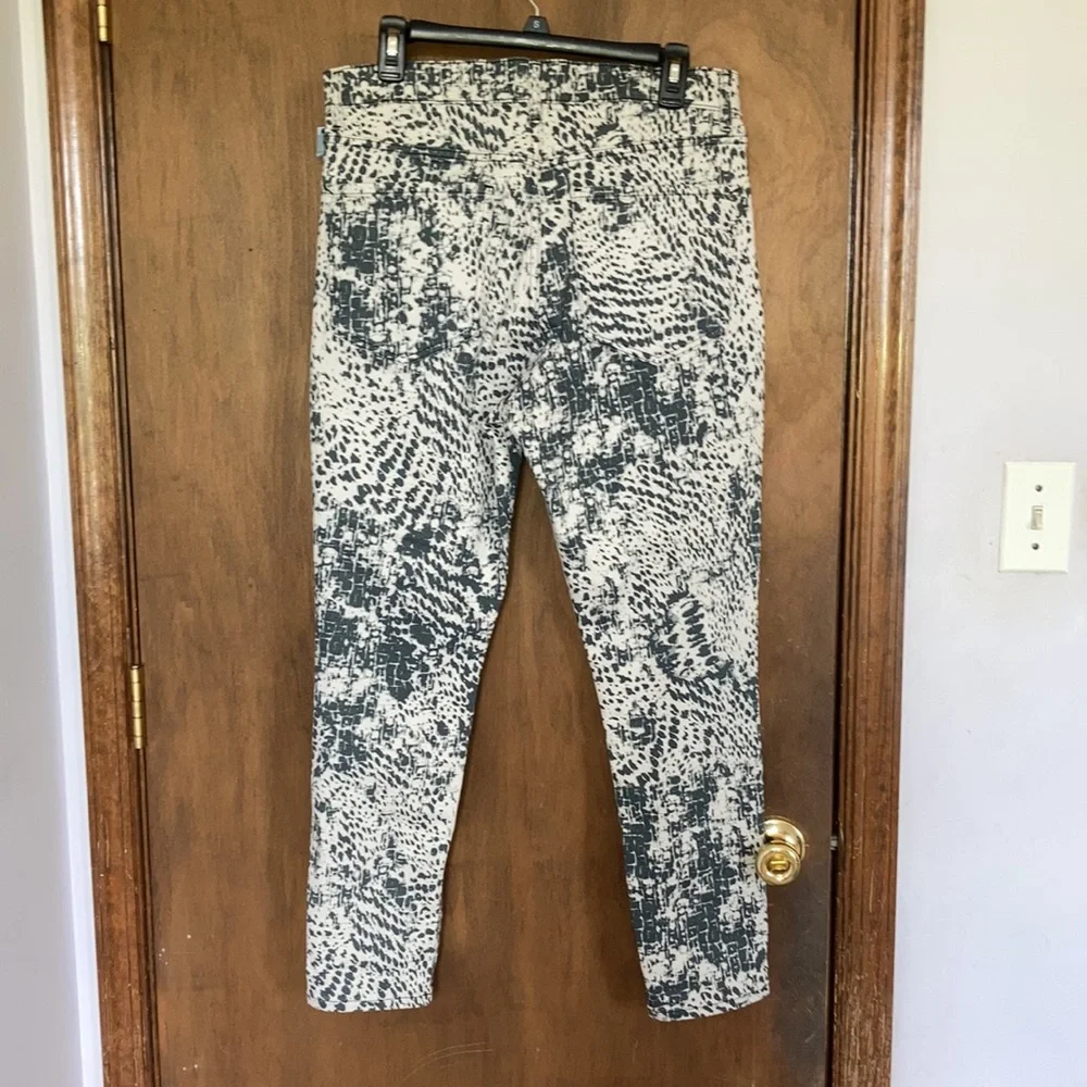 Express high rise skinny stretch jean with abstract animal print like size 12 - Picture 13 of 16